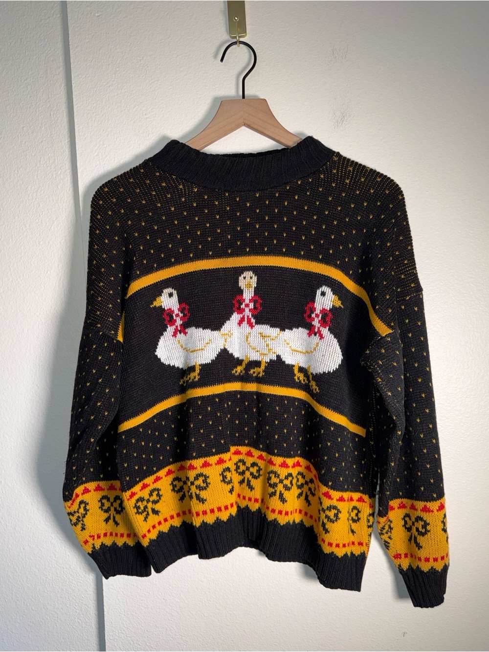 VINTAGE PRIVATE EYES Goose Farmhouse Wool Black Knit Crewneck Sweater L